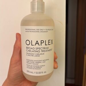 OLAPLEX Broad Spectrum Chelating Treatment - White